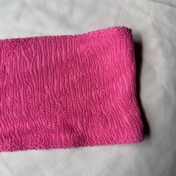 Four Three Seven x That’s So Sabotage Bandeau Crinkle Top in Pink - Picture 4 of 7